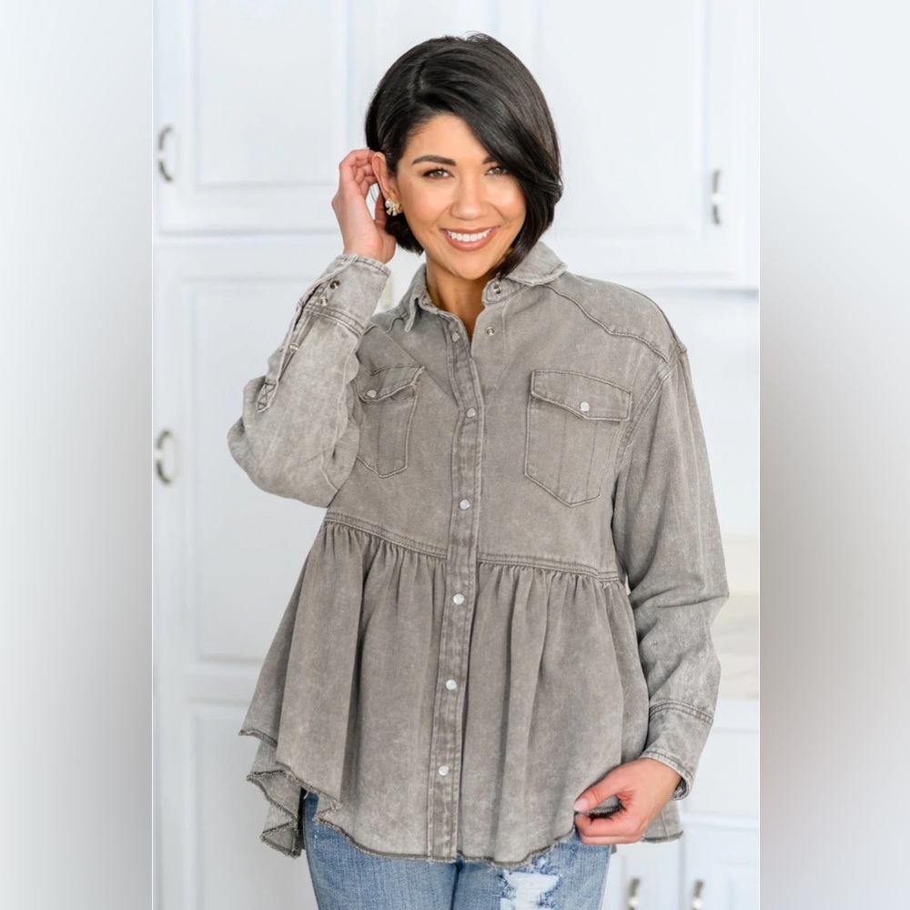 Earl Grey Button Up Long Sleeve Top Pearl Snap Shacket Medium NWT